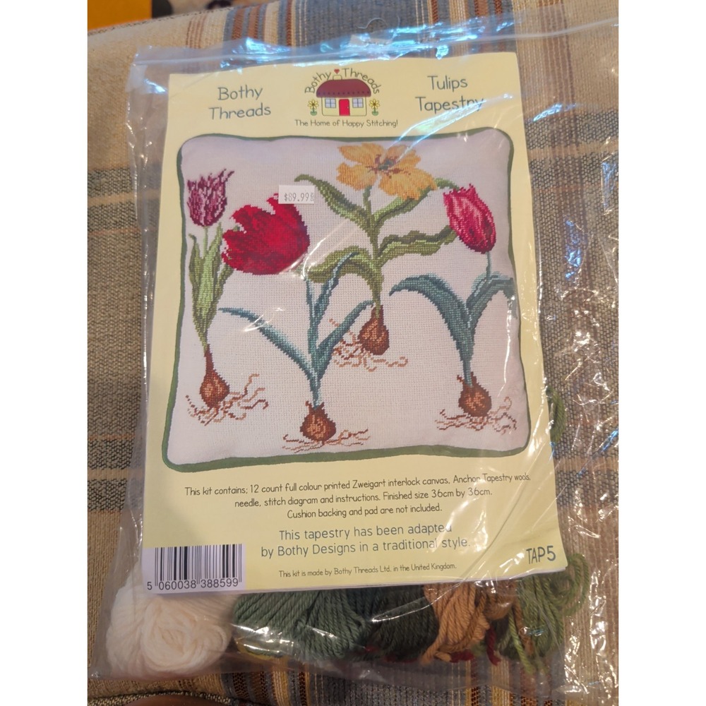 New Bothy Threads Tulips Tapestry Kit Pillow TAP5